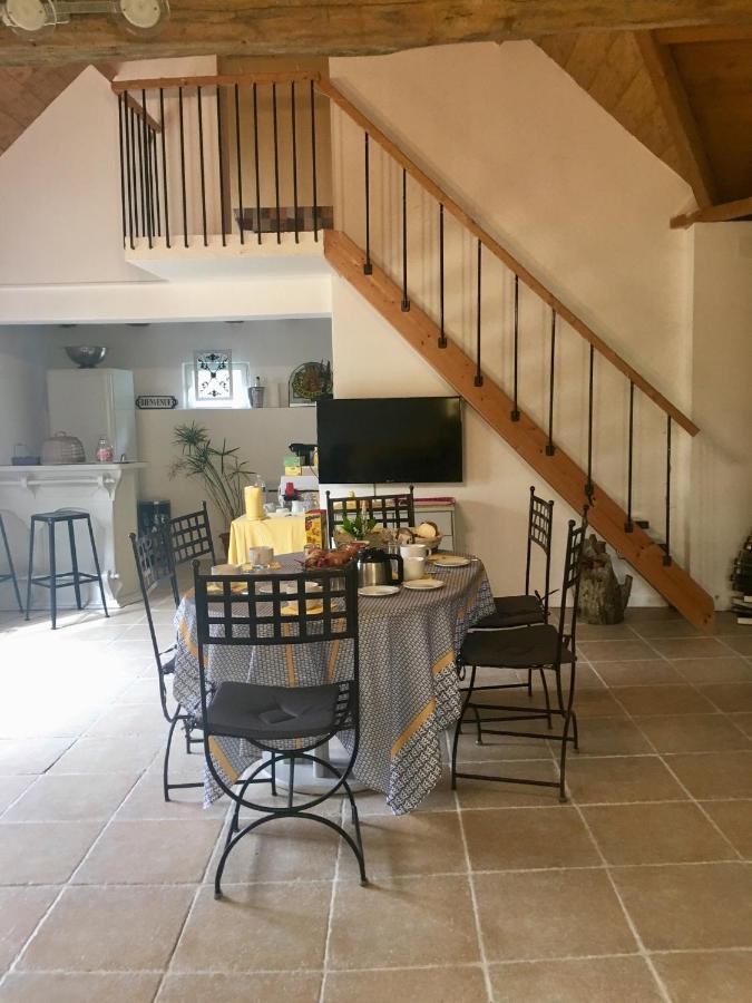 Le Grand Coudreau Bed & Breakfast Nazelles-Negron Bagian luar foto