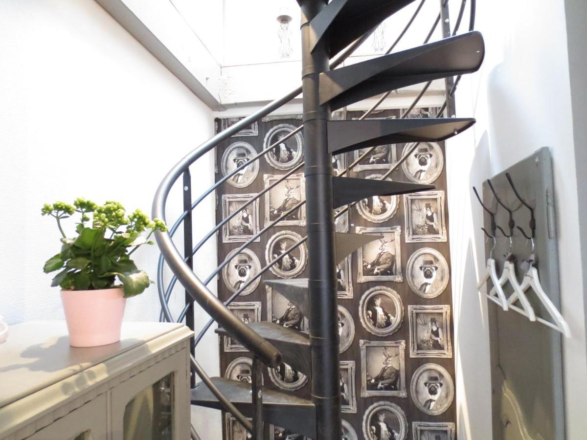 Le Grand Coudreau Bed & Breakfast Nazelles-Negron Bagian luar foto